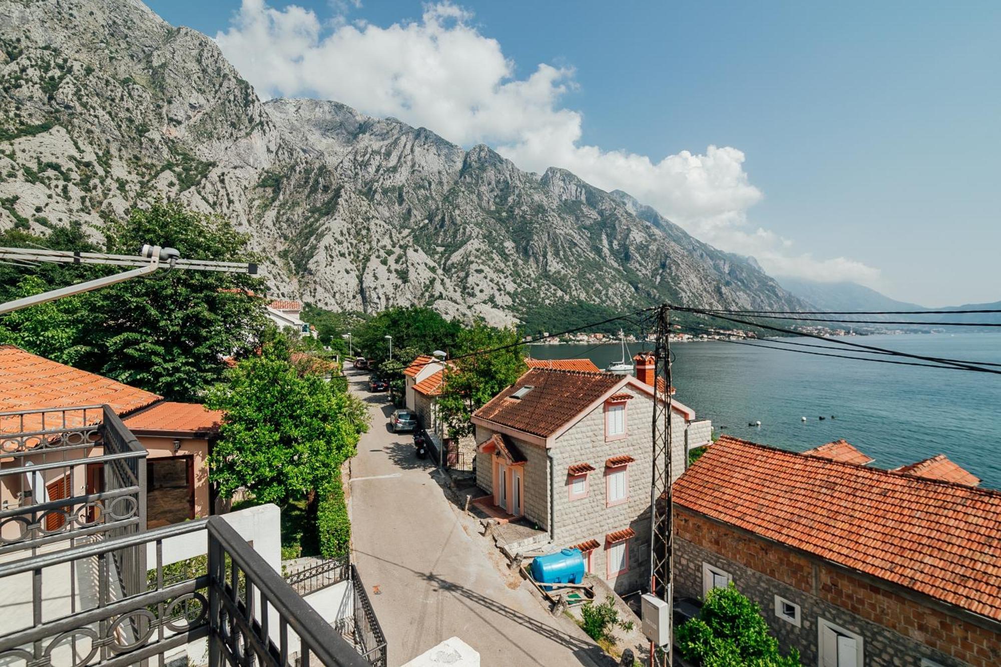 Holiday Home Amanda Hollick Kotor Exteriör bild